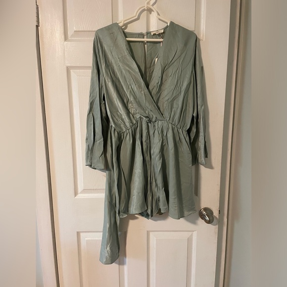 NWT Entro Sage Green Romper - Picture 2 of 9